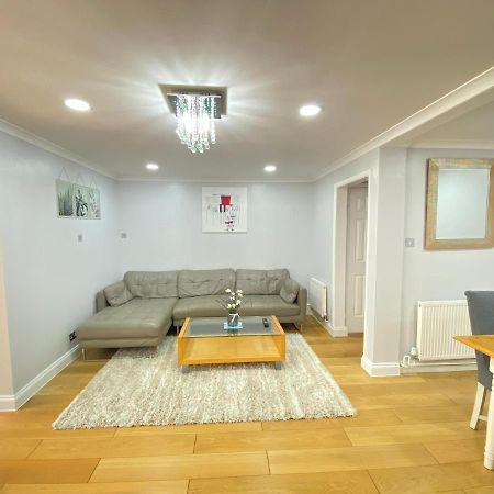 Three Bedrooms House In Windsor Exterior foto